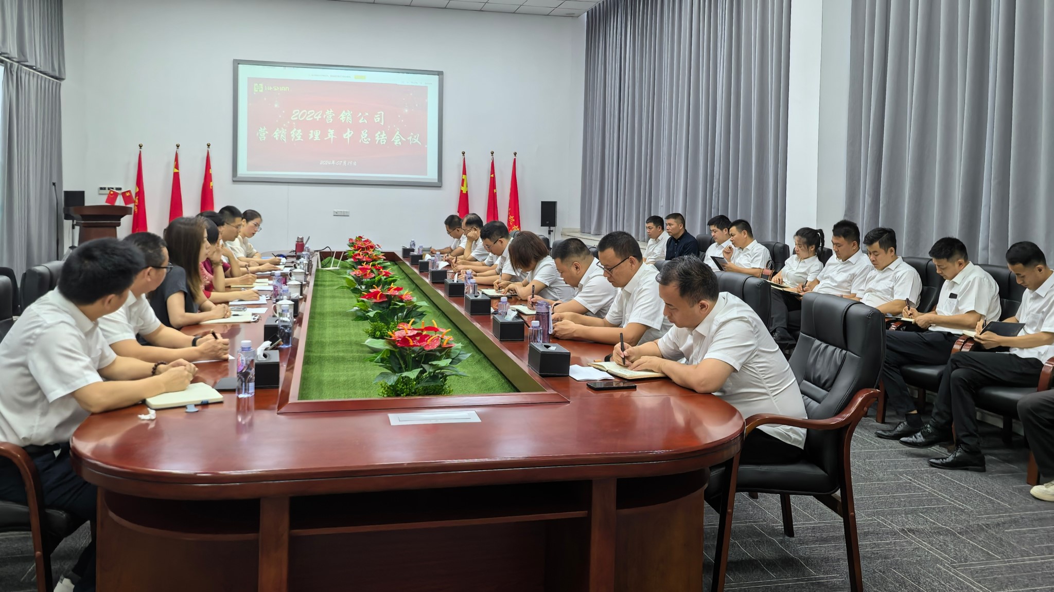 專(zhuān)業(yè)筑基，責(zé)任為舵，做品牌成長(zhǎng)的踐行者與護(hù)航者！